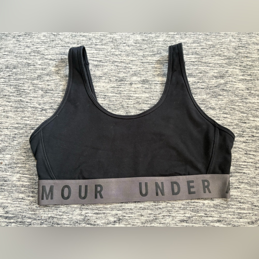 Under Armour Sports Bra Size Small